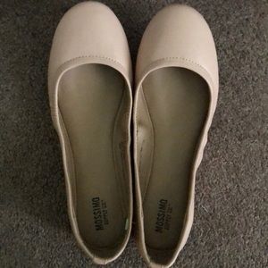 Mossimo Supply Co Flats - Size 7